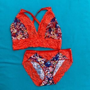 Soma Lace Plunge Bralette - Never Worn